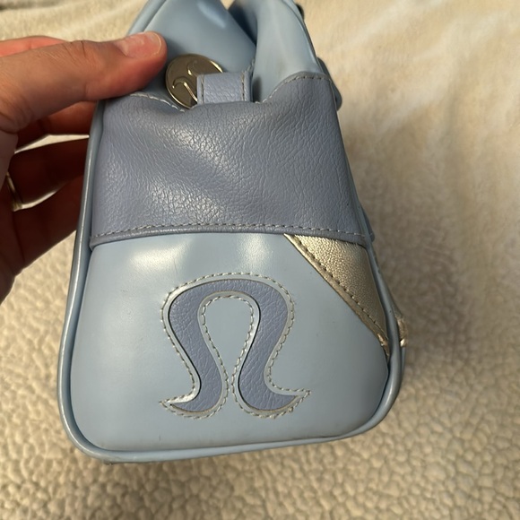 RARE Lululemon Vintage Sugar Tote baby blue - Picture 5 of 6
